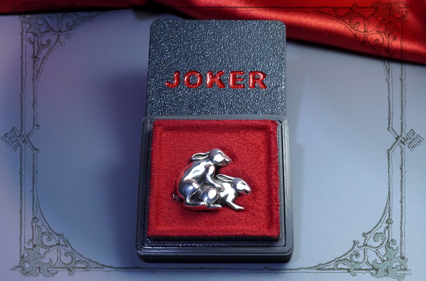 заказать подвеску с кроликами в Joker-Studio