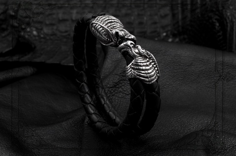 мужской плетеный кожаный браслет "Хищники"