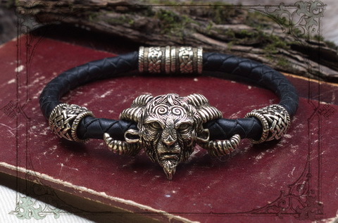 Мужской браслет из кожи с ювелирным украшением Фавн и шармами Сварога
