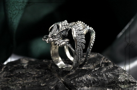 Перстень Грифон винтажное мужское кольцо
