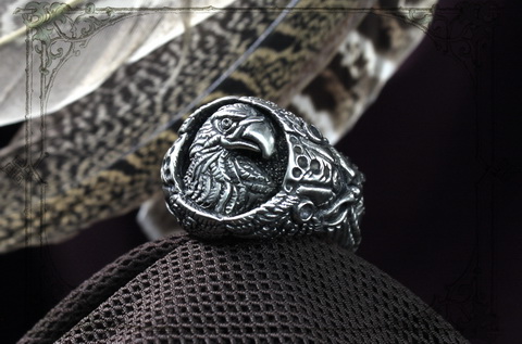 кольцо с орлом и викингами мужская печатка