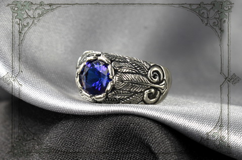 крупное кольцо с синим камнем женское