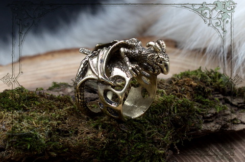 Дракон "Виверна" кольцо в готическом стиле