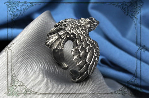 Серебряное кольцо Сокол мужское украшение с птицей