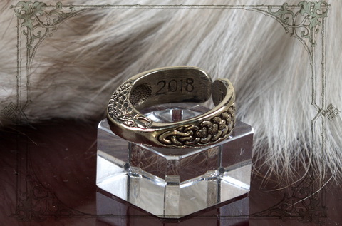 стильное кольцо в виде волка