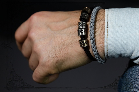 мужской браслет с шармами и магнитным замком - подарки для мужчин