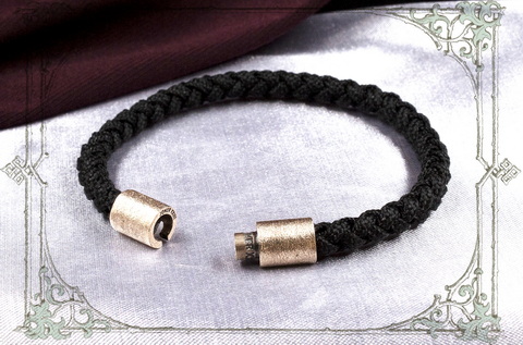 плетеный черный браслет для шарма