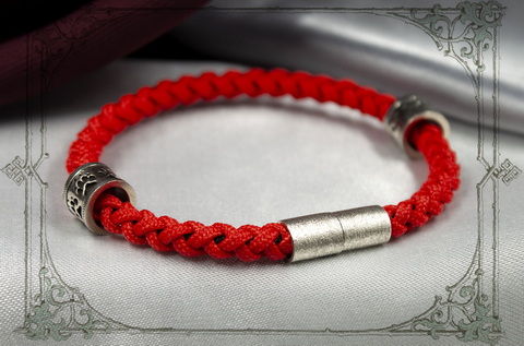 красный браслет для шармов с магнитным замком