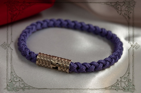 женский фиолетовый браслет с золотым магнитным замком Гексагон