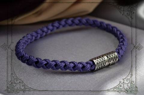 фиолетовый браслет с серебряным магнитным замком