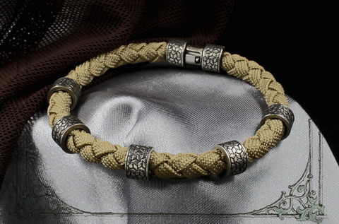 браслет женский песочного цвета хаки с серебряным замком