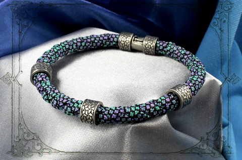 женский цветной браслет с серебром