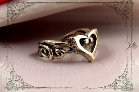 Золотое кольцо сердце Лолиты готическое украшение для девушки