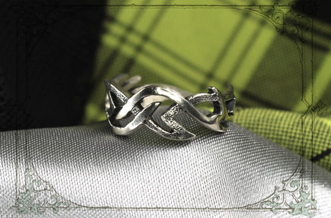 Тонкое кольцо "Стрибог" нежное колечко для девушки в тату стиле