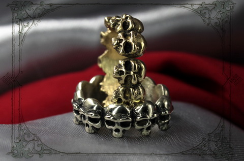 кольцо черепа "Дека" символ десятки