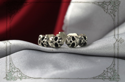 готическое мужское кольцо с черепами купить в рок магазине Джокер