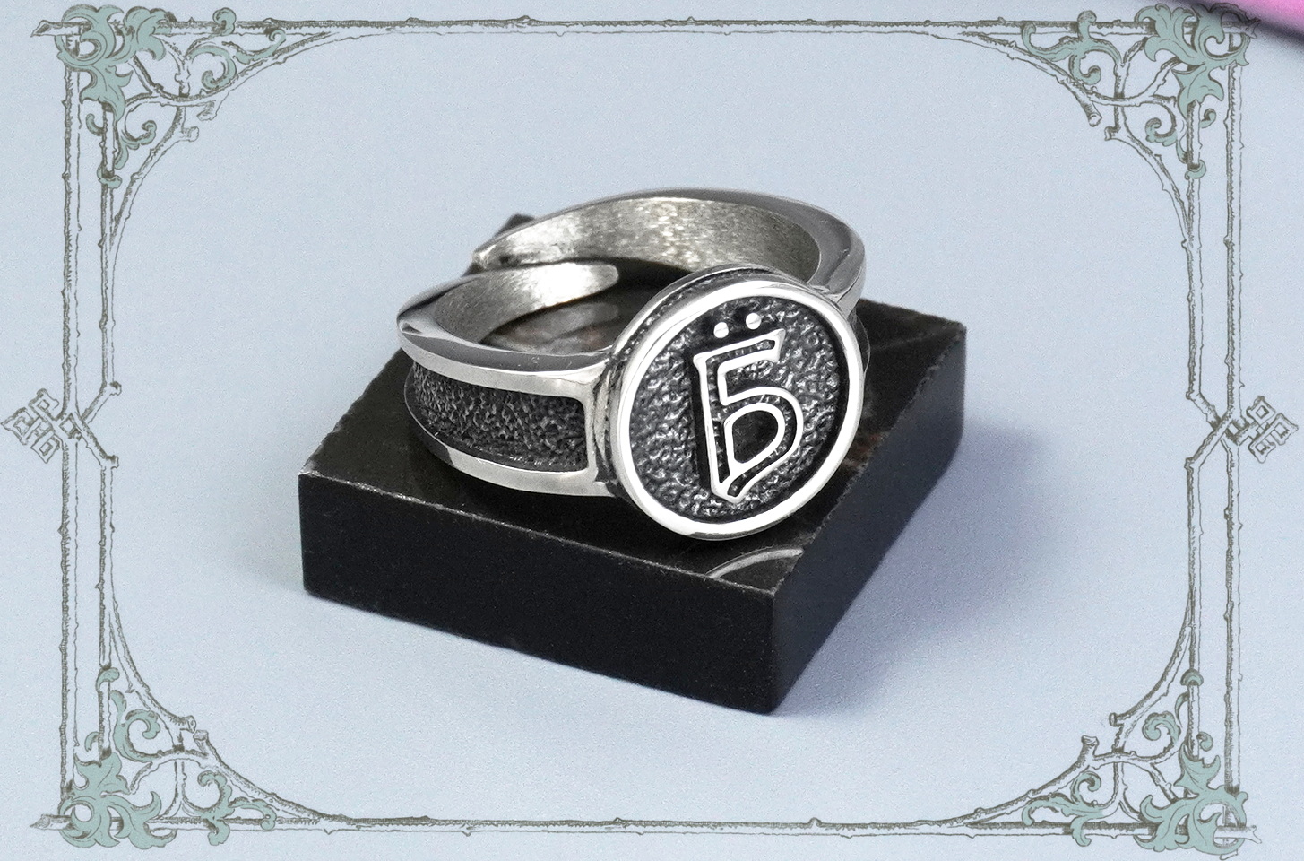 кольцо с нецензурным словом