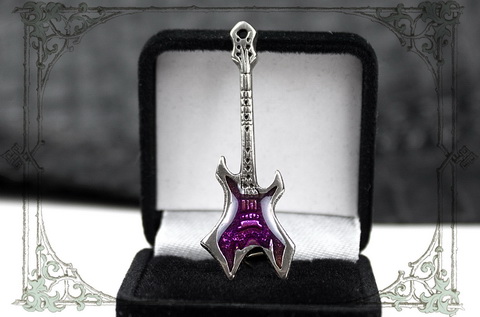 кулон в виде гитары с символом Хеви-метал