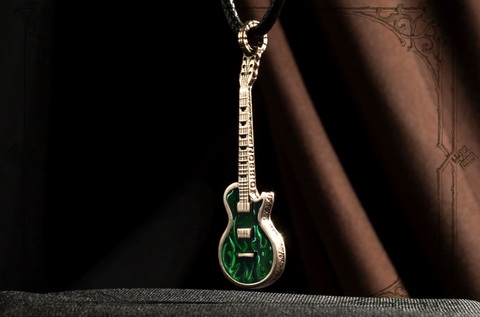 золотой кулон зеленая гитара Gibson