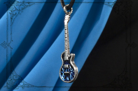серебрянный кулон в виде гитары гибсон