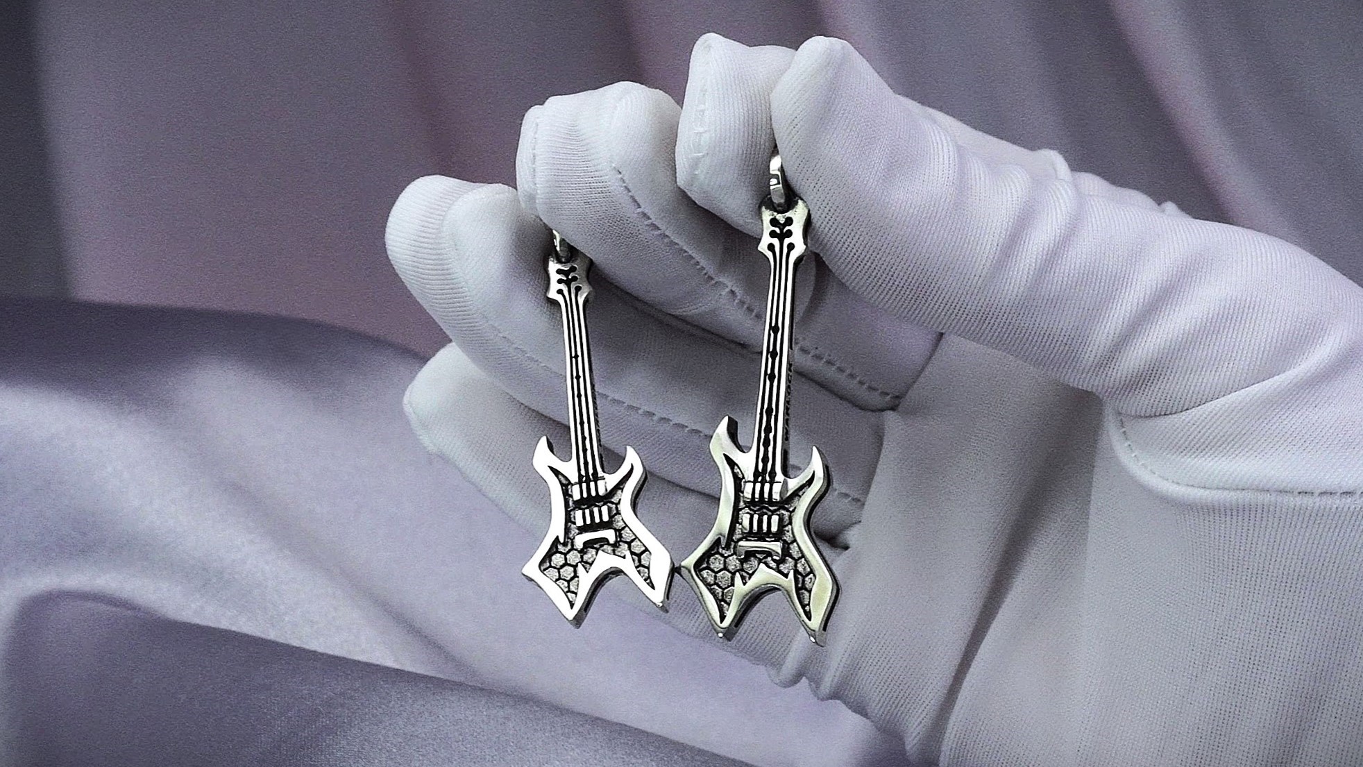детализированный кулон электрогитара в Joker-Studio