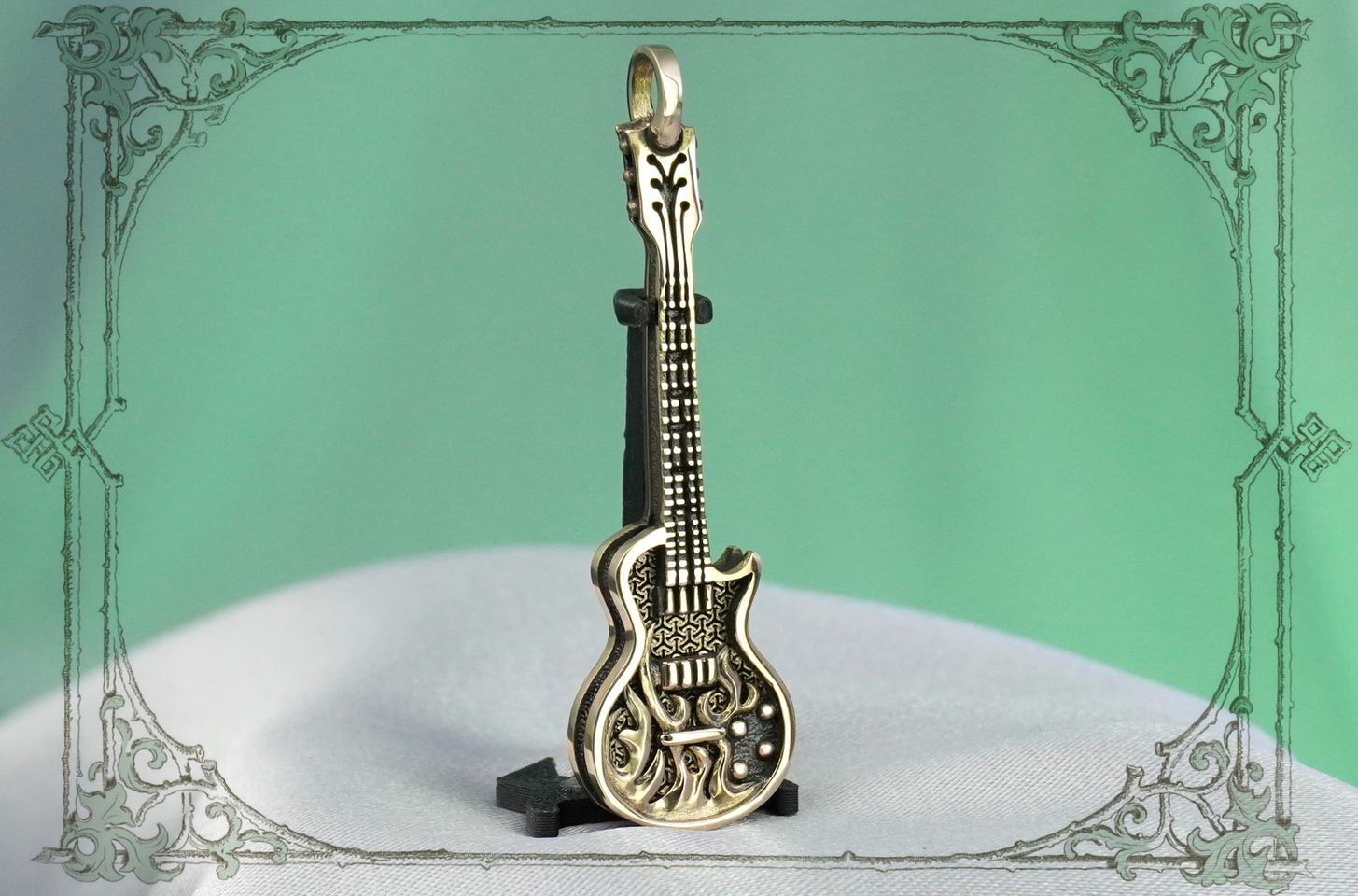 Подвеска гитара на заказ – индивидуальный подарок для музыкантов и любителей рока.
