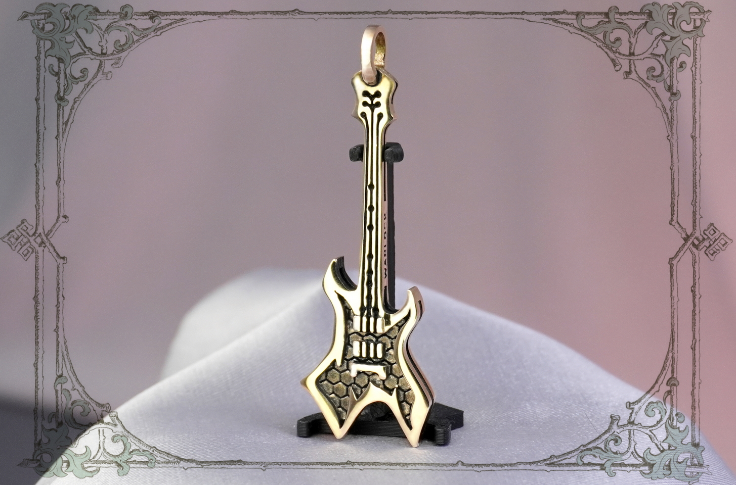 Рок‑кулон «Гитара Warlock» — стильная подвеска