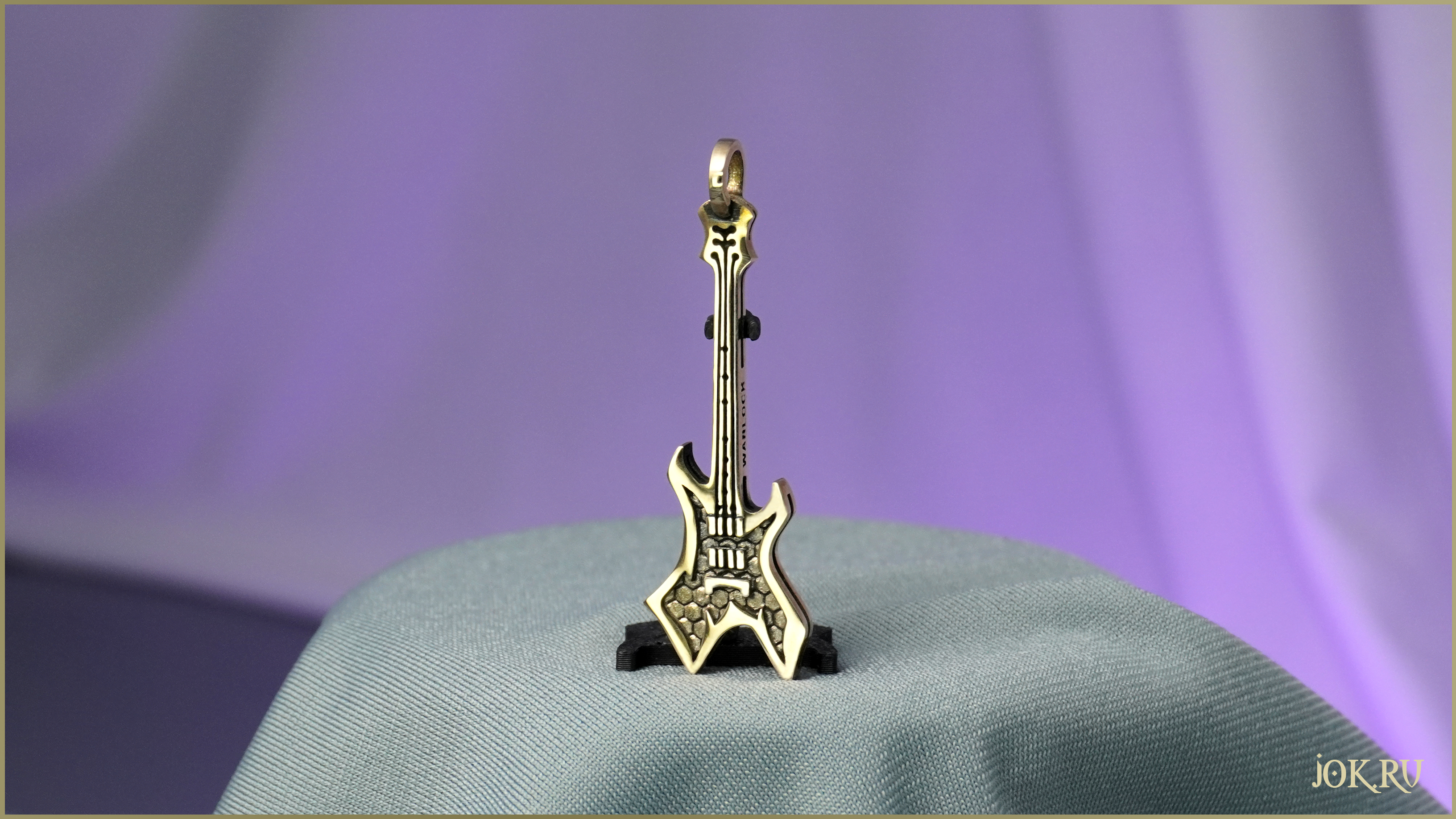 кулон в форме гитары в рок стиле Joker-studio