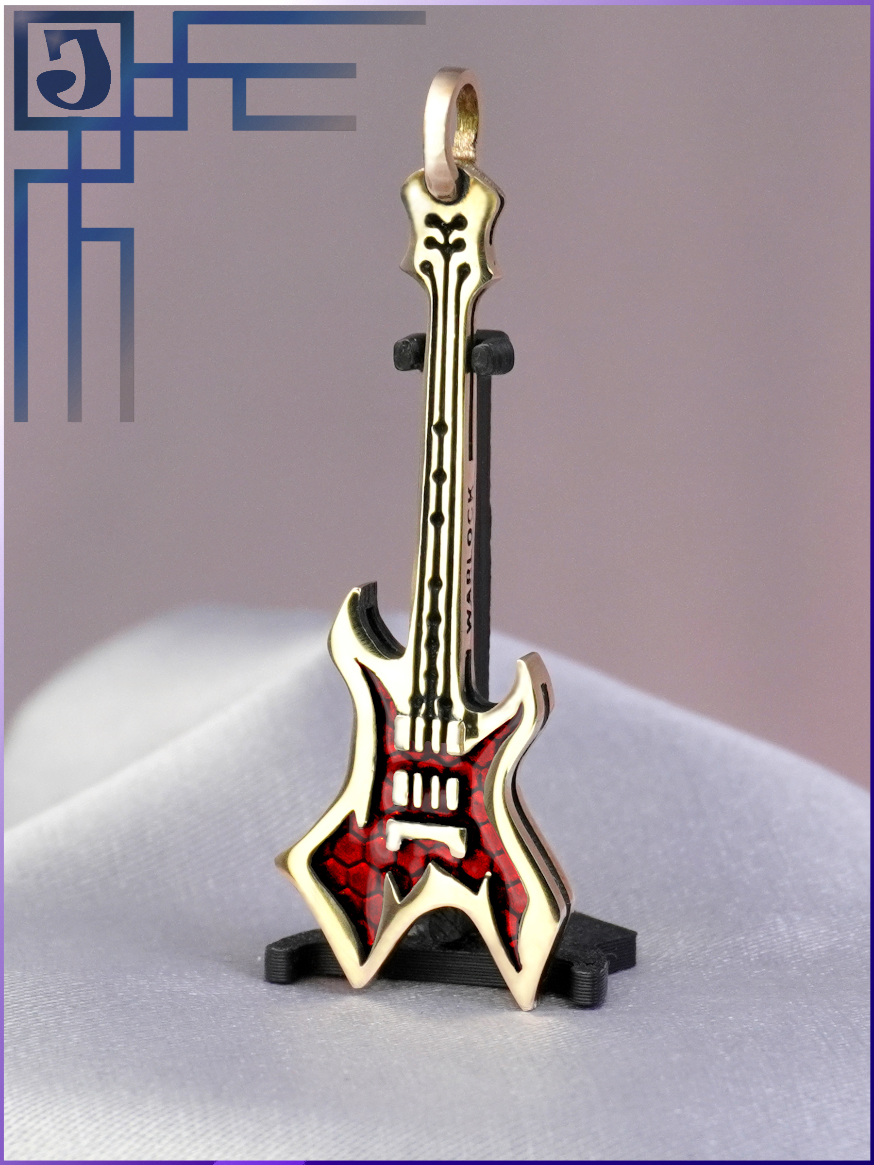 Украшение‑гитара: кулон для тех, кто ценит рок‑эстетику.