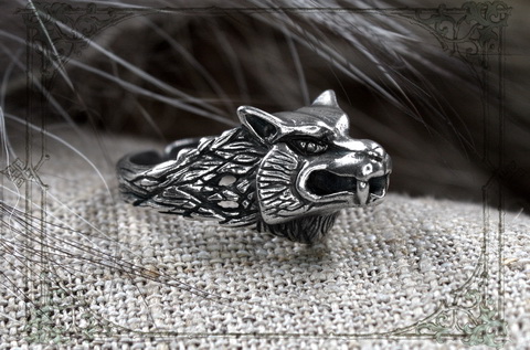 Кольцо в виде волка символ свободы