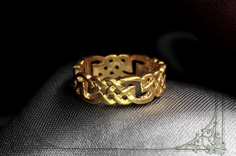 Кельтское тонкое кольцо без камней с узором волшебных фей корриган