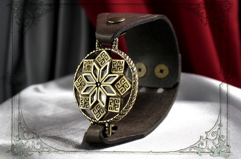 Подарок жене кожаный браслет с оберегом Алатырь