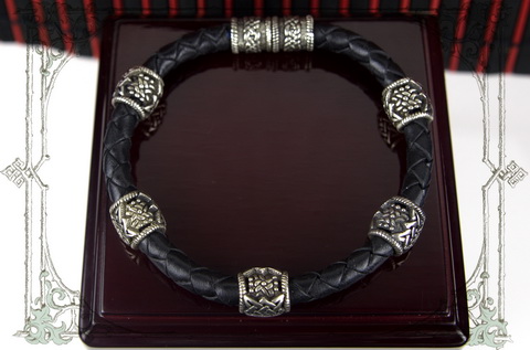 Кожаный браслет с ювелирными шармами Сварога с символом Звезда Руси
