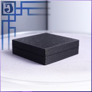 Черная подарочная коробочка 50х50х15 мм.