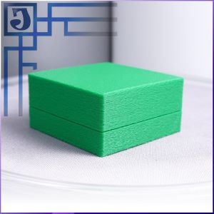 Зеленая подарочная коробка 50х50х25 мм.