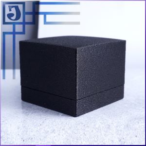Чёрная подарочная коробка 50х50х40 мм для колец