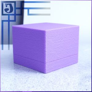 Фиолетовая подарочная коробочка для украшений, аксессуаров 50х50х40 мм.