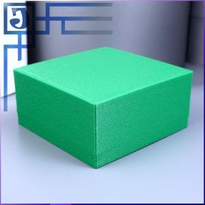 Зеленая коробка для подарочных часов, браслетов, комплектов 75х75х35 мм.